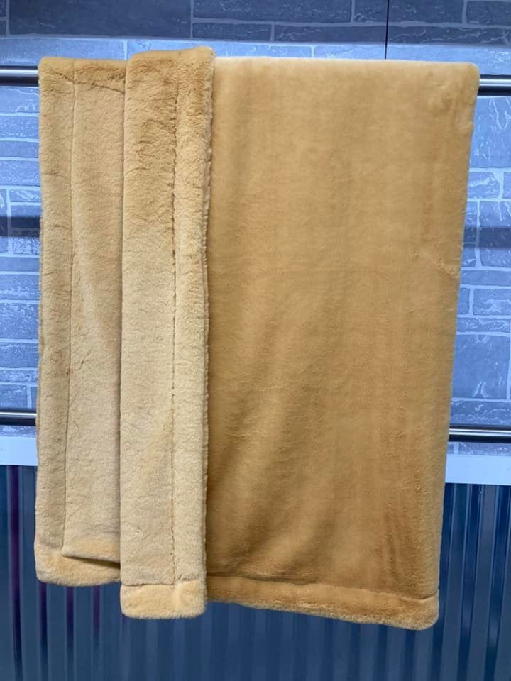 Crystal Hiller - Golden Seal