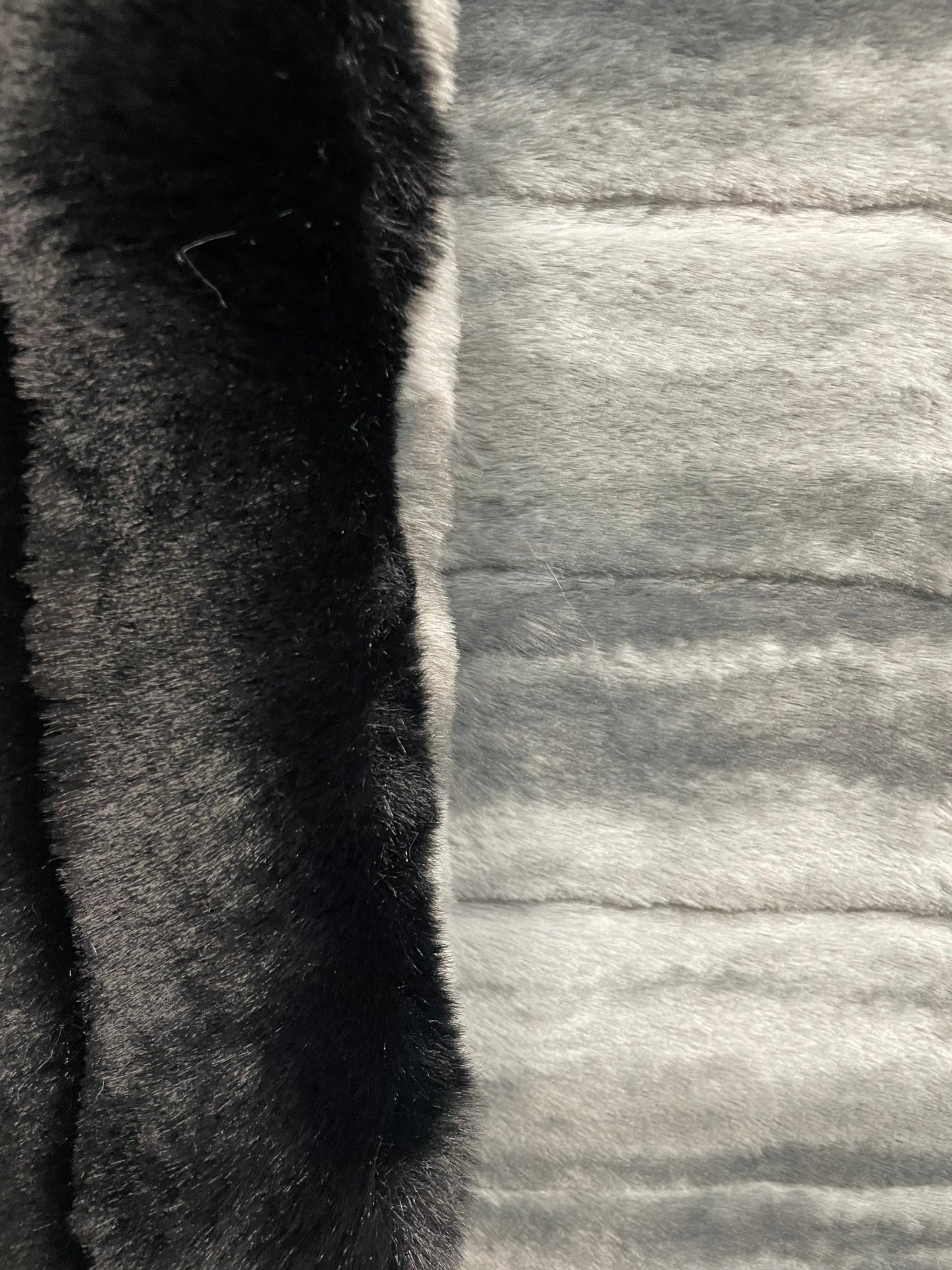 Oversized Adult Throw Alloy Sydney Wave/ Black Roam backing