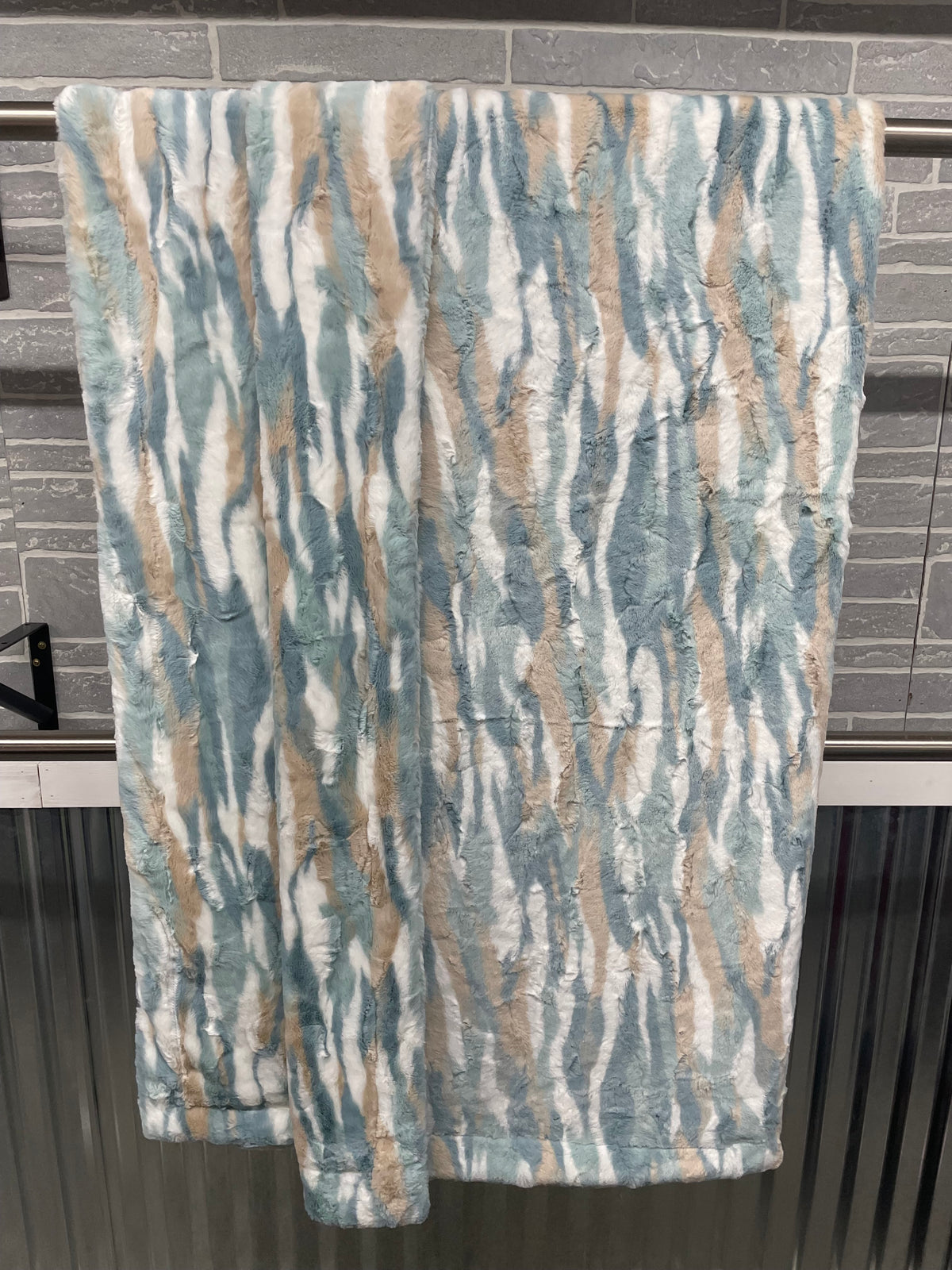 Adult XL Raindrop Himalayan Luxe