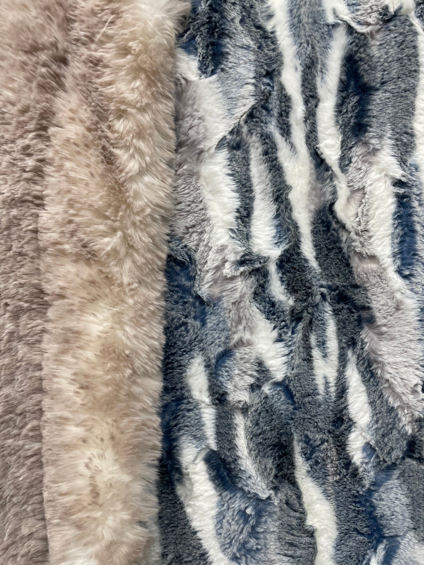 Oversized Throw- Navy Frosted Himalayan/ Sandstone Arctic Fox backing