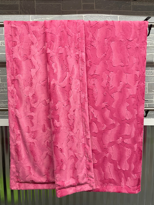 King Mirage Carnation Luxe PLUS Heart Warmie