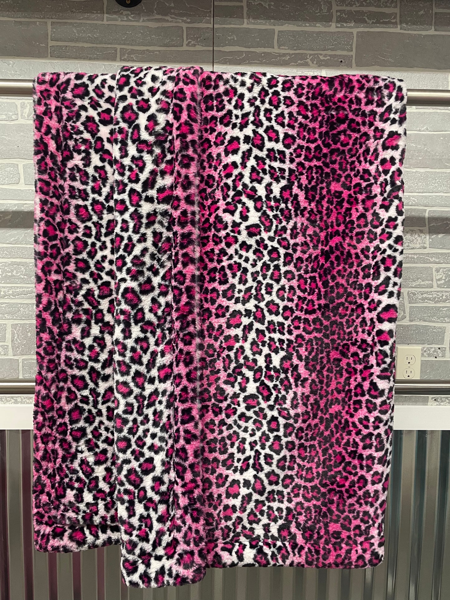 Cerise Leopard Seal Luxe